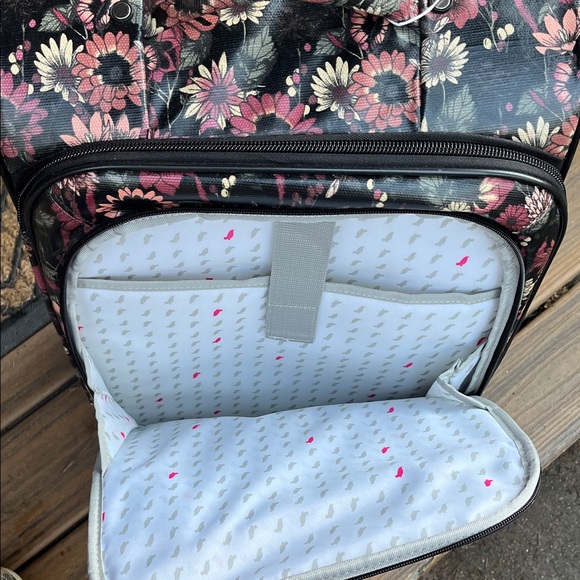 🆕 SAKROOTS Black Floral Rolling Luggage - Picture 8 of 12